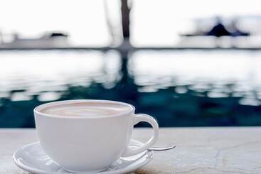 Отель Kokomo Resort Gili Gede