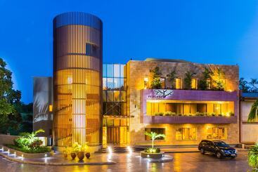 هتل Peduase Valley Resort