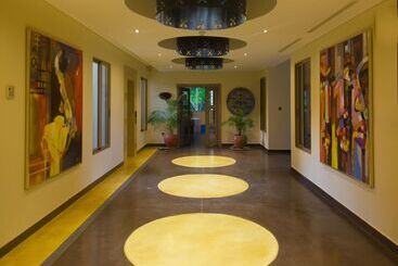 هتل Peduase Valley Resort