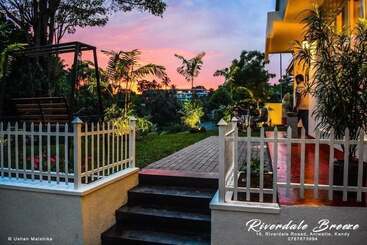 هتل Riverdale Breeze