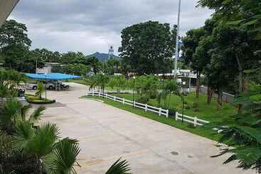 هتل Room 18 At Ptt Wangchao