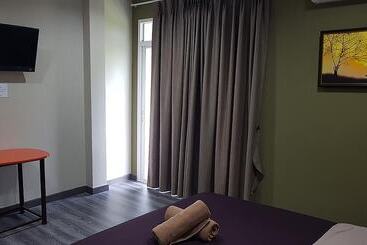 هتل Room 18 At Ptt Wangchao
