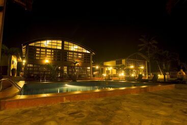 هتل The Palms At Prampram