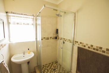 پانسیون Eden Rose Manor B&b