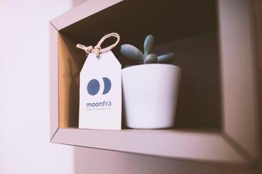 پانسیون Moonfra