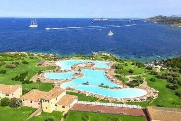 منتجع كولونا - Porto Cervo