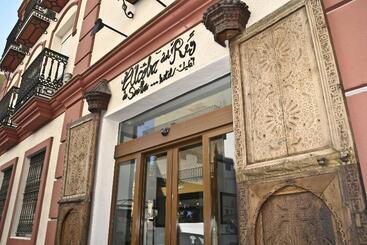 هتل Alcoba Del Rey De Sevilla