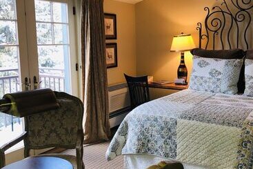 هتل Annabelle Inn
