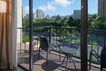 هتل Aqua Palms Waikiki