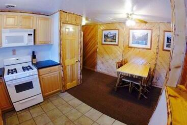 هتل Big Bear Frontier