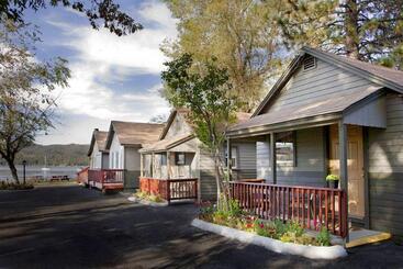 هتل Big Bear Frontier