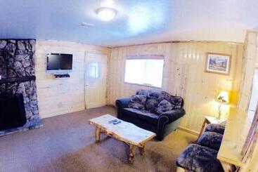 هتل Big Bear Frontier