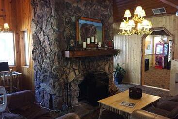 هتل Big Bear Frontier