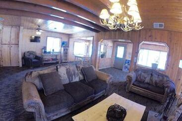 هتل Big Bear Frontier