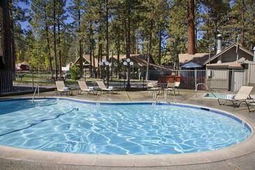 هتل Big Bear Frontier