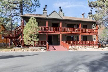 هتل Big Bear Frontier