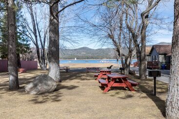 هتل Big Bear Frontier