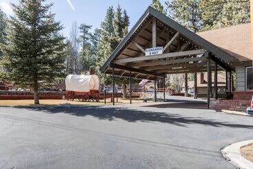 هتل Big Bear Frontier