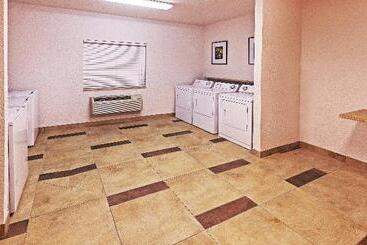 هتل Affordable Suites Of America Tulsa