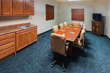 هتل Affordable Suites Of America Tulsa