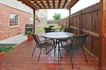 هتل Affordable Suites Of America Tulsa