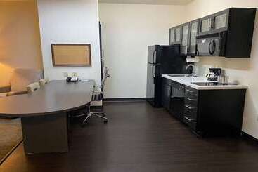 هتل Affordable Suites Of America Tulsa