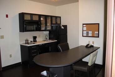 هتل Affordable Suites Of America Tulsa