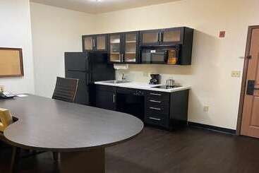 هتل Affordable Suites Of America Tulsa