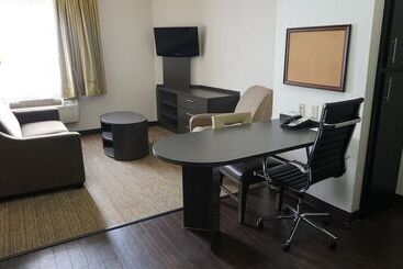 هتل Affordable Suites Of America Tulsa