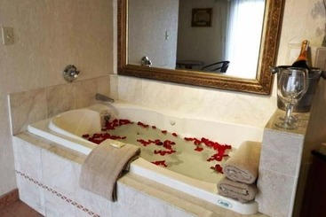 هتل Cedar Park Inn