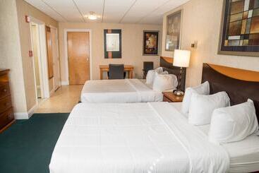 هتل Cedar Park Inn