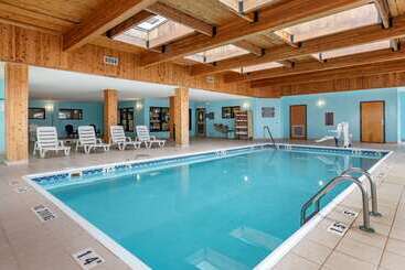 هتل Comfort Inn & Suites Grand Blanc Flint