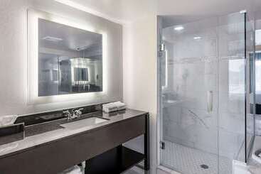 هتل Comfort Inn & Suites Grand Blanc Flint