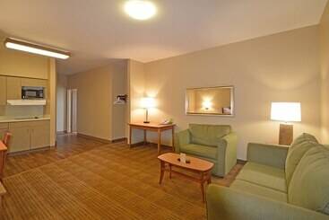 هتل Extended Stay America Suites  Juneau  Shell Simmons Drive