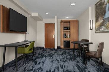 هتل Fairfield By Marriott Inn & Suites Helena North