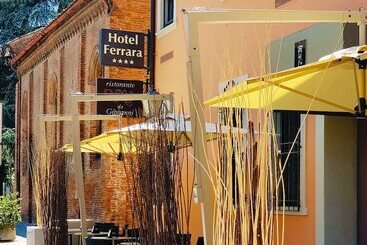 هتل Ferrara