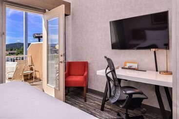 هتل Hilton Garden Inn Bend
