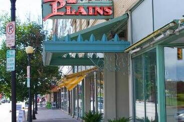 هتل Historic Plains