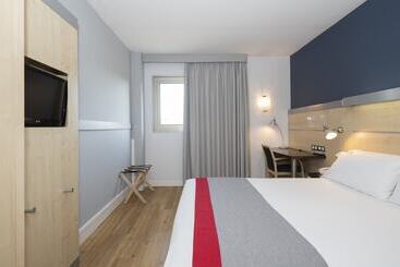 Holiday Inn Express Barcelona  Montmeló - جرانويّرس