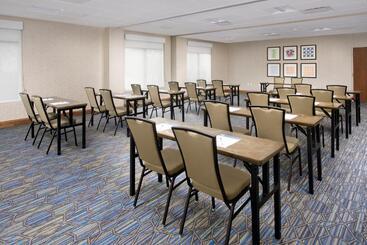هتل Holiday Inn Express & Suites Baltimore   Bwi Airport North, An Ihg