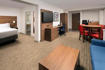 هتل Holiday Inn Express & Suites Baltimore Bwi Airport North, An Ihg