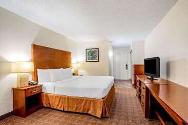 هتل La Quinta By Wyndham Danbury