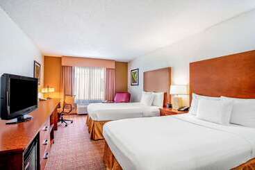 هتل La Quinta By Wyndham Danbury