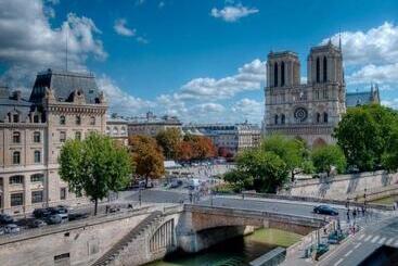 هتل Les Rives De Notre Dame