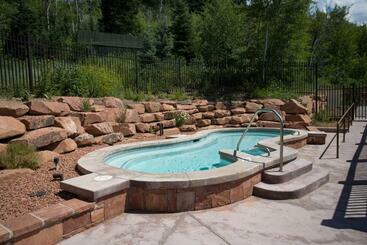 هتل Lodges At Deer Valley