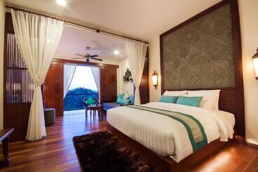 هتل Lotus Blanc Resort