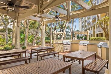 هتل Marriott's Barony Beach Club