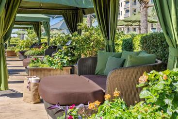 هتل Marriott's Barony Beach Club