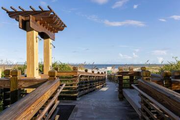 هتل Marriott's Barony Beach Club