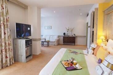 هتل Mercure Millau